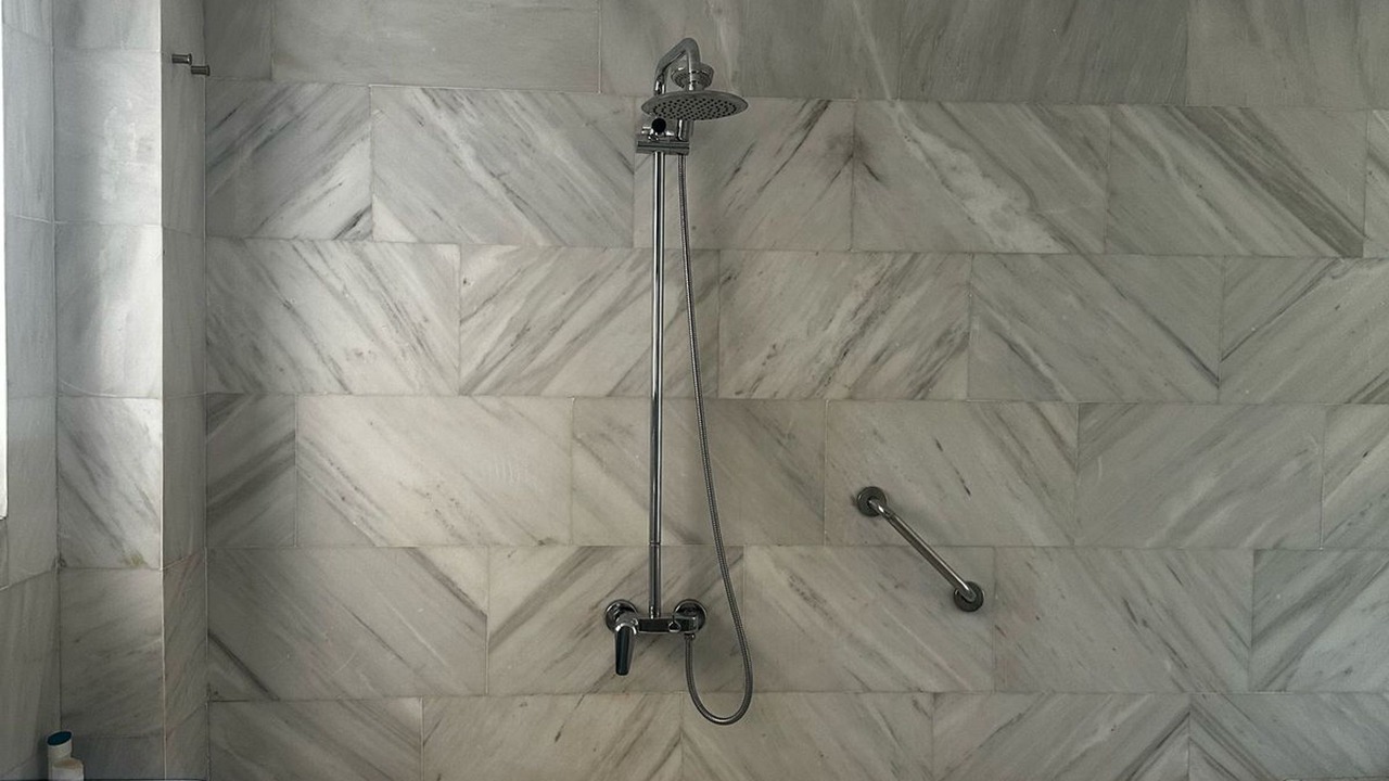 Photo of Bathroom in Mets