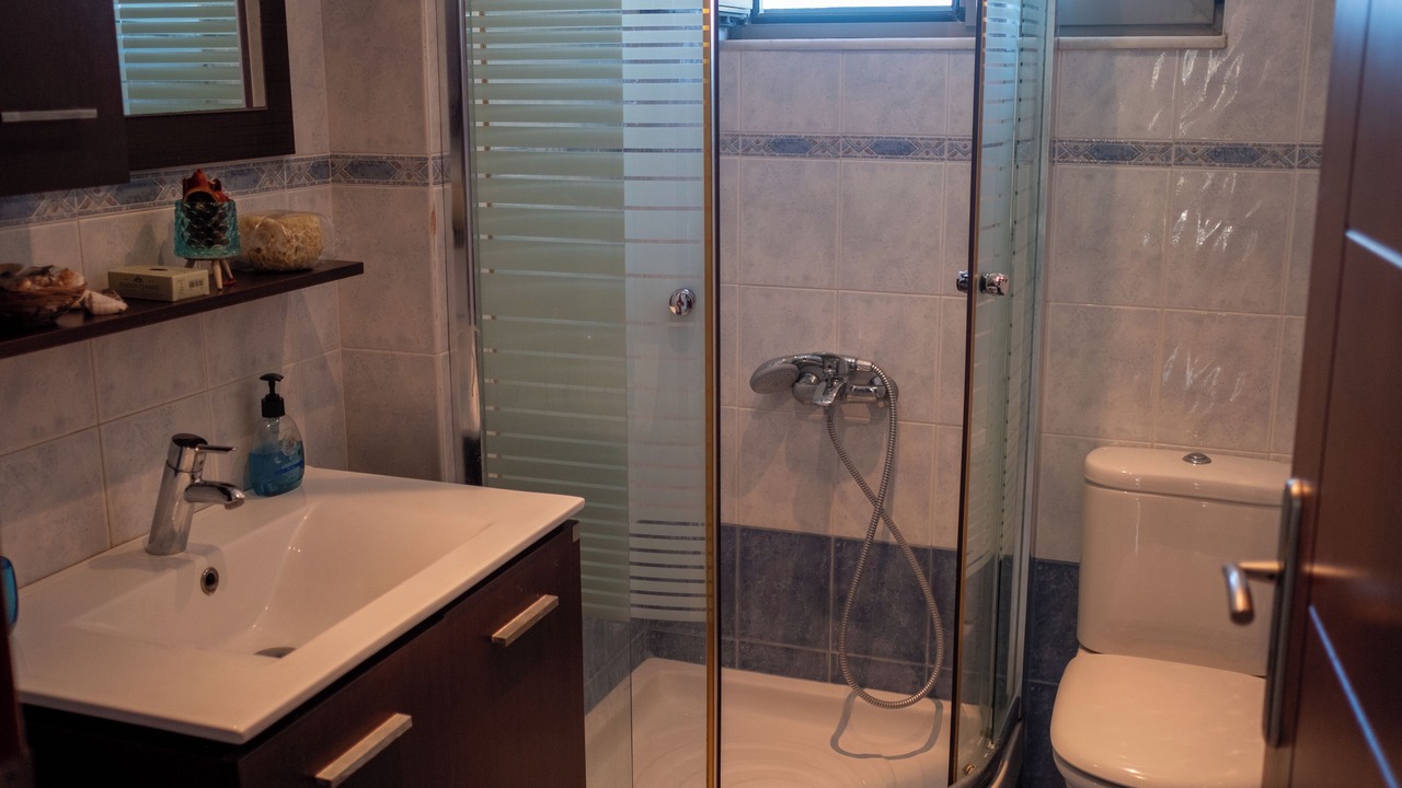 Photo of Bathroom in Petrochori