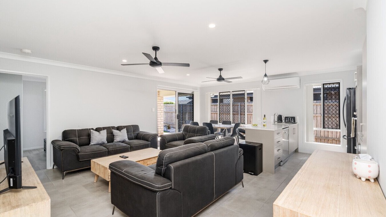 Photo of Livingroom in Eli Waters
