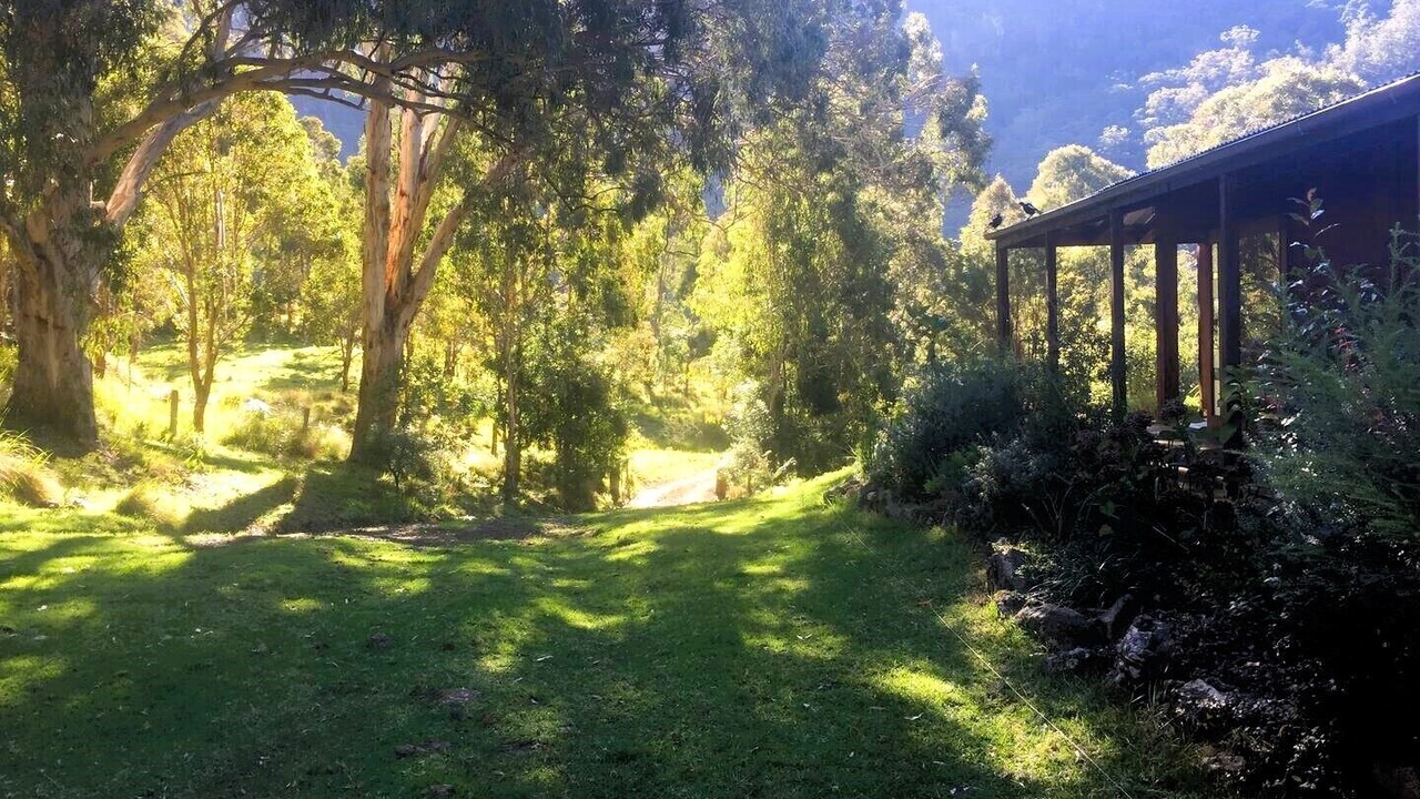 Photo of Outdoor in The Head