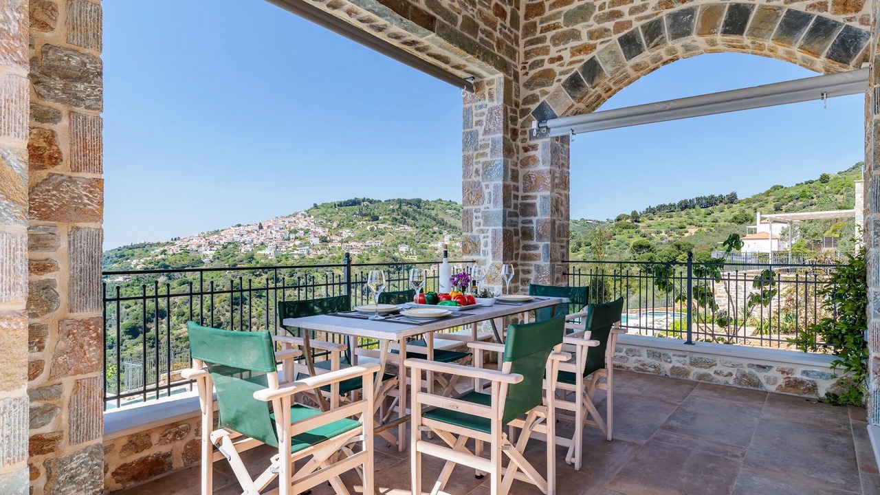 Photo of Outdoor in Glossa