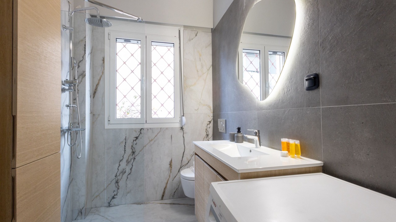 Photo of Bathroom in Koukaki