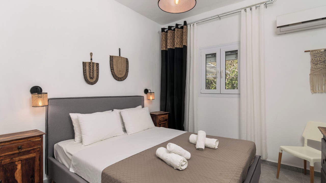 Photo of Bedroom in Milos