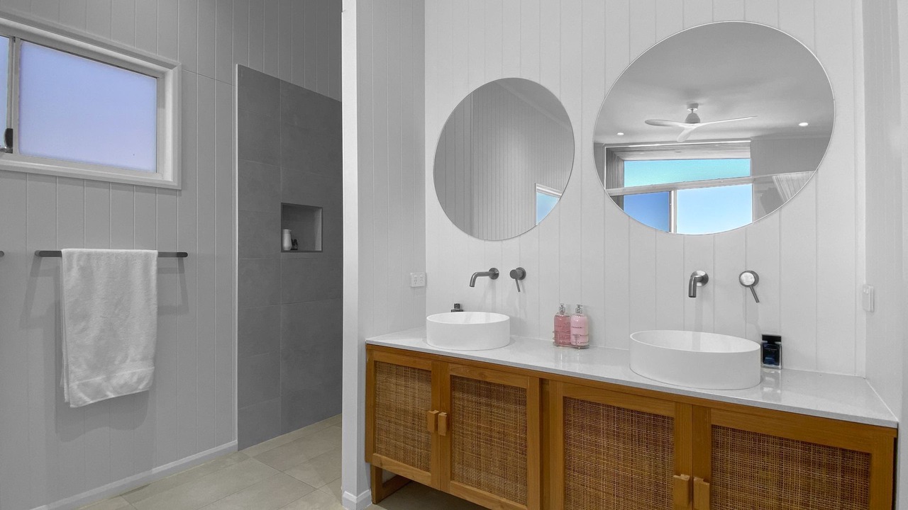 Photo of Bathroom in Nelly Bay