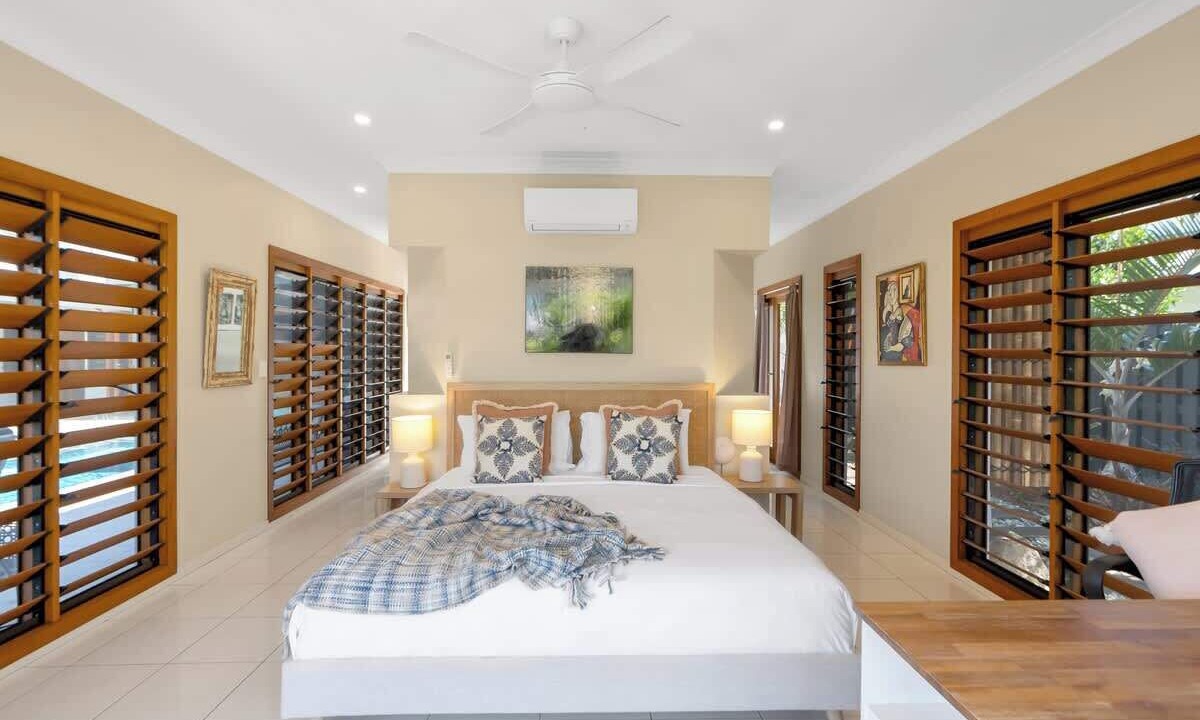 Photo of Bedroom in Trinity Beach