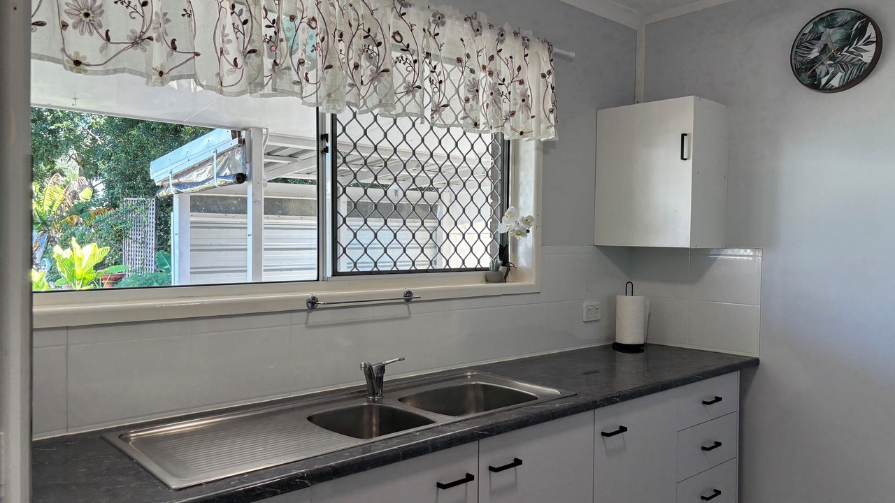 Photo of Kitchen in Moore Park Beach
