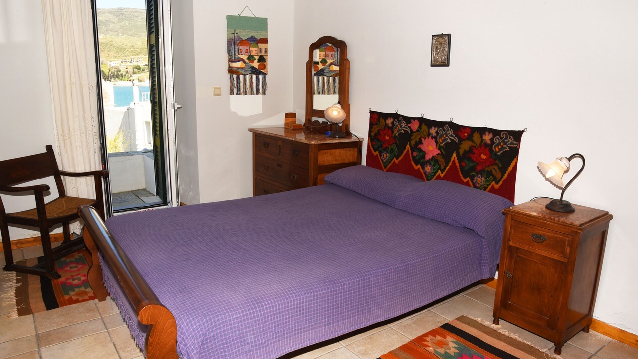 Photo of Bedroom in Paleopolis
