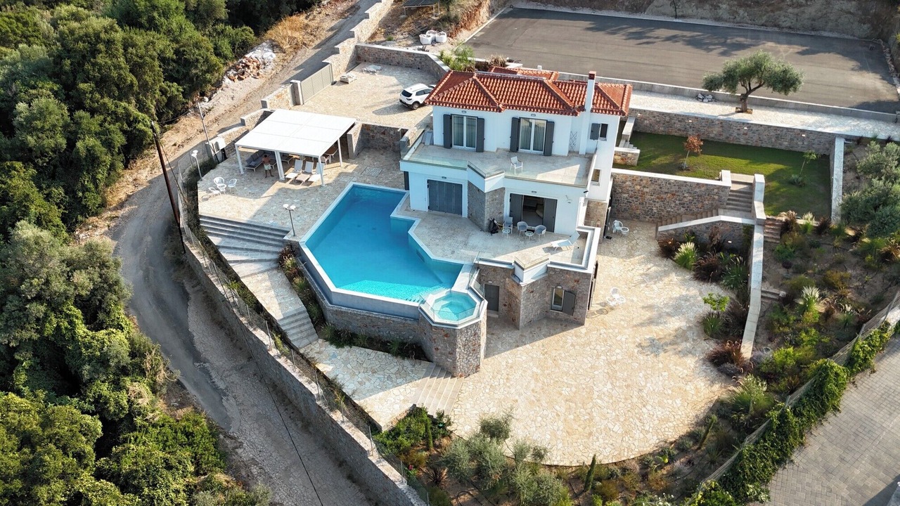 Photo of Outdoor in Melissopetra