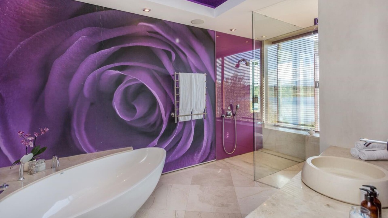 Photo of Bathroom in Elgin