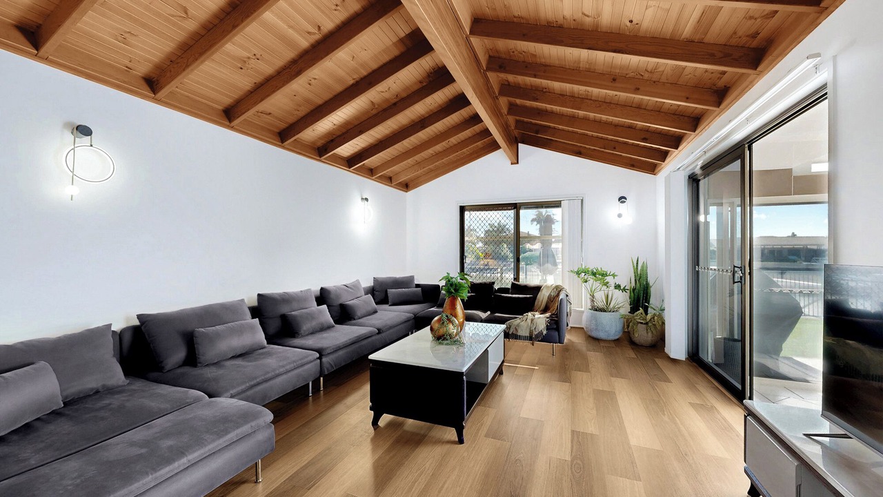 Photo of Livingroom in Newport
