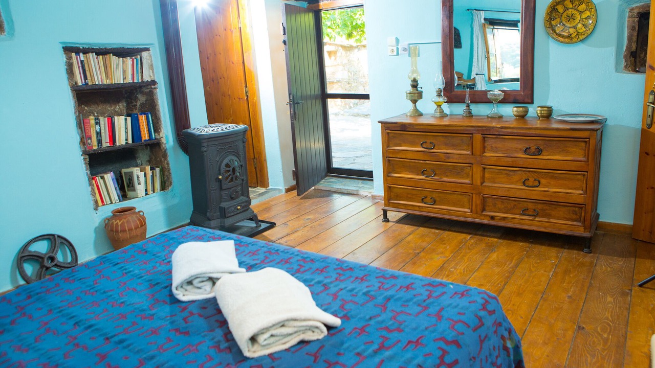 Photo of Bedroom in Steni Dirfyos