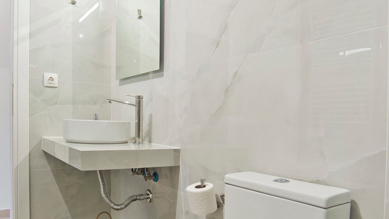 Photo of Bathroom in Neos Kosmos