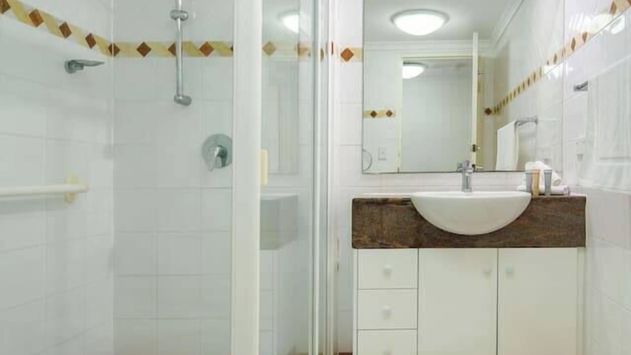 Photo of Bathroom in Main Beach