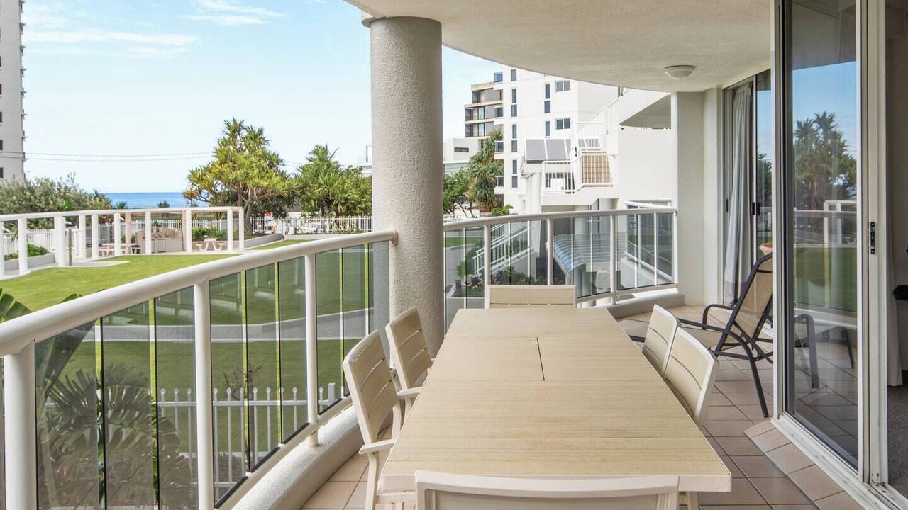 Photo of Patio Balcony in Main Beach