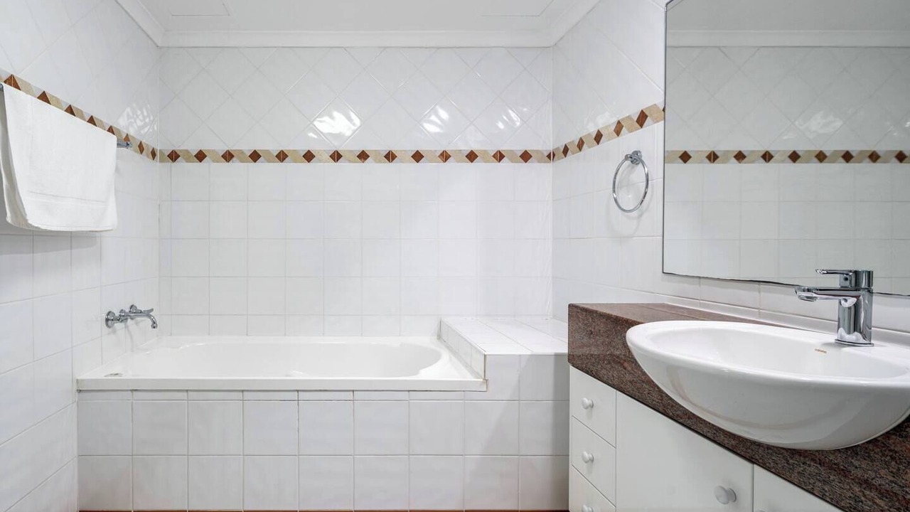 Photo of Bathroom in Main Beach