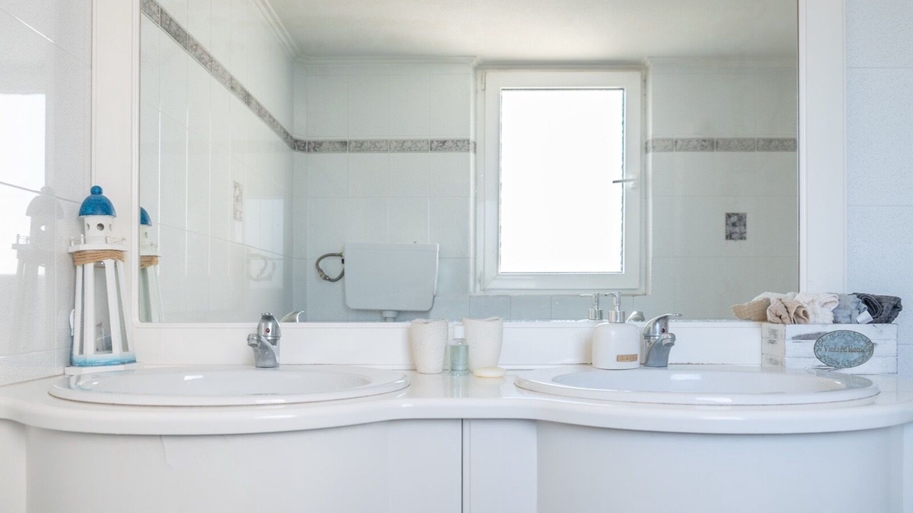 Photo of Bathroom in Assos-Lechaio