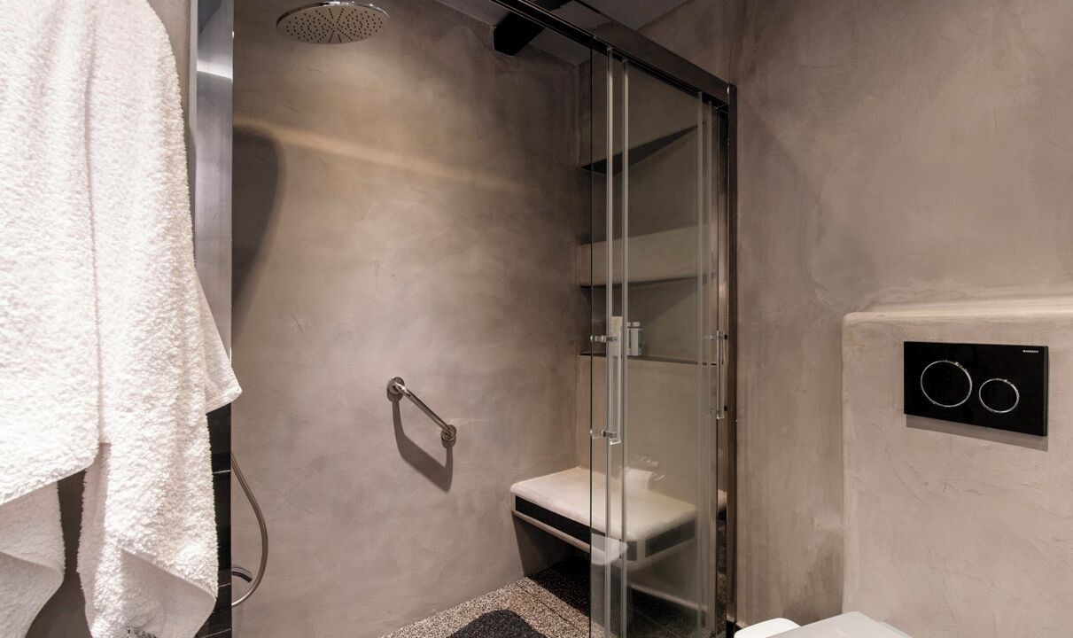 Photo of Bathroom in Ornos