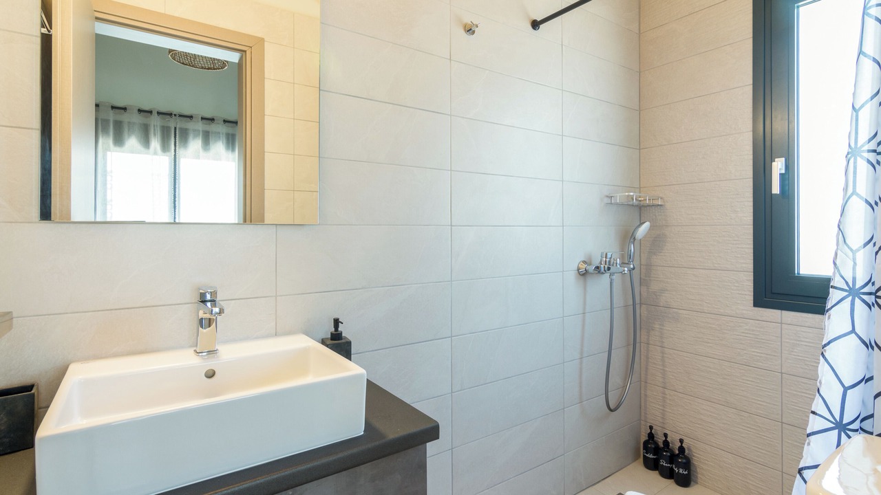 Photo of Bathroom in Schinias