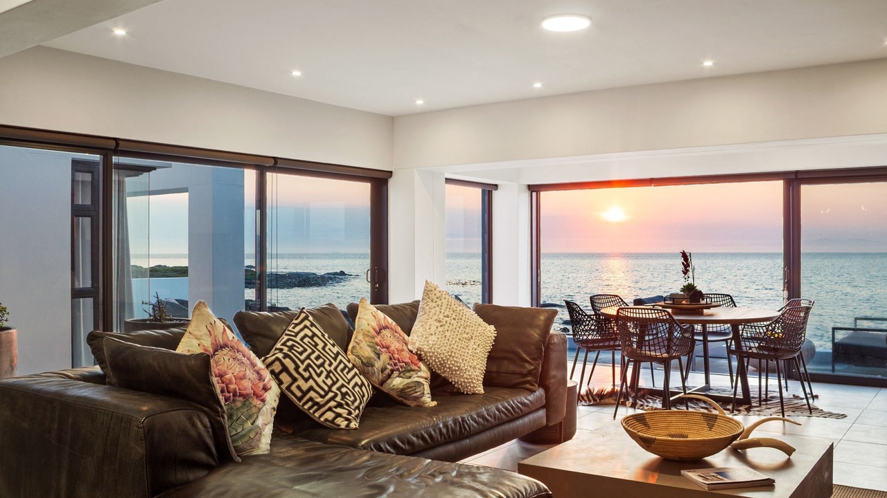 Photo of Livingroom in Shelley Point