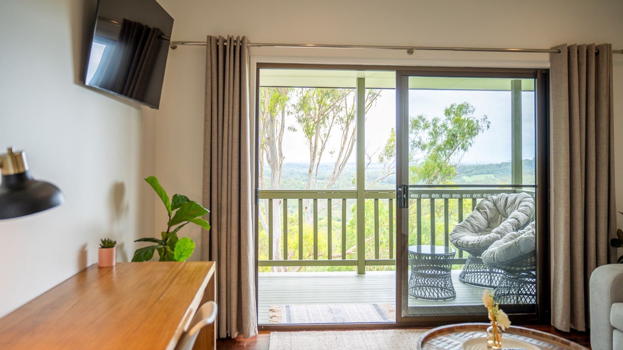 Photo of Livingroom in Advancetown