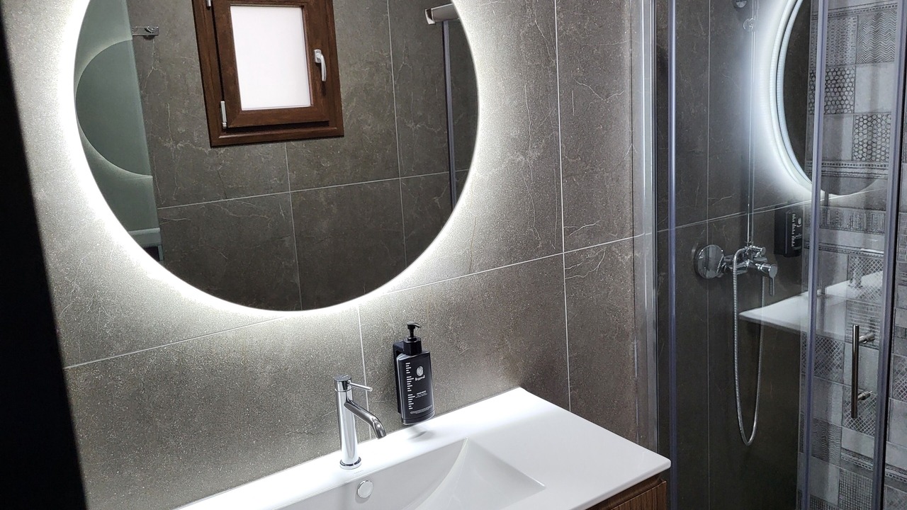 Photo of Bathroom in Ioannina Town Centre