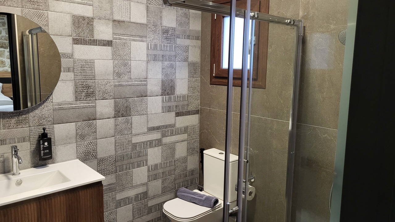 Photo of Bathroom in Ioannina Town Centre