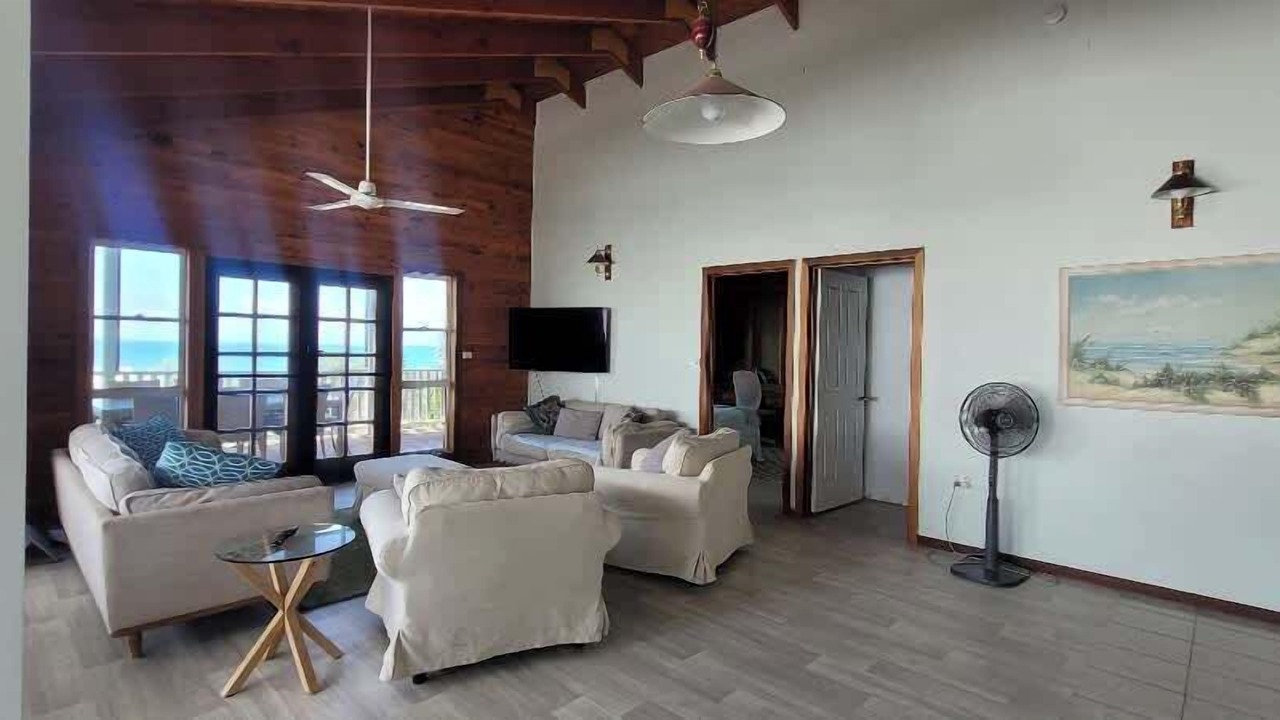 Photo of Livingroom in Seventeen Seventy