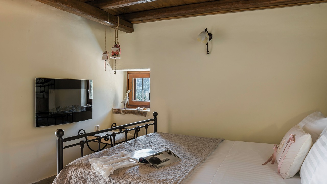 Photo of Bedroom in Tselendata