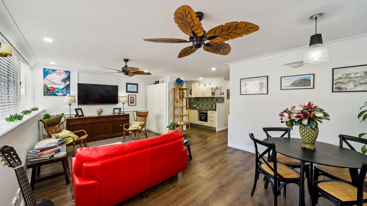 Photo of Livingroom in Burleigh Heads