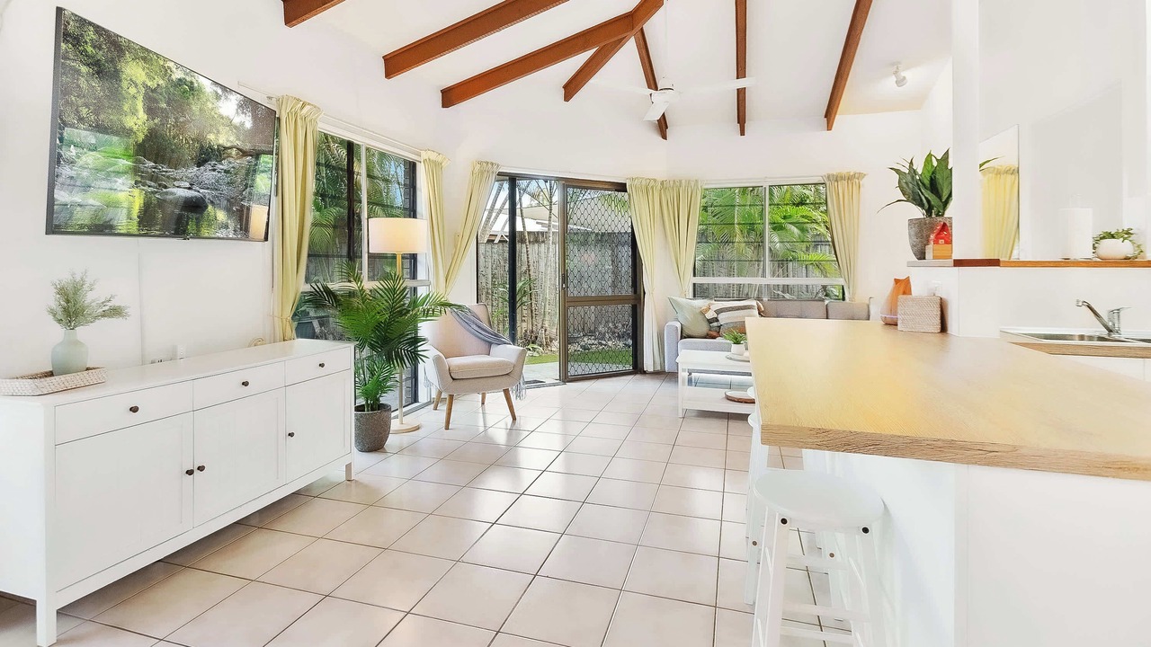 Photo of Livingroom in Trinity Beach