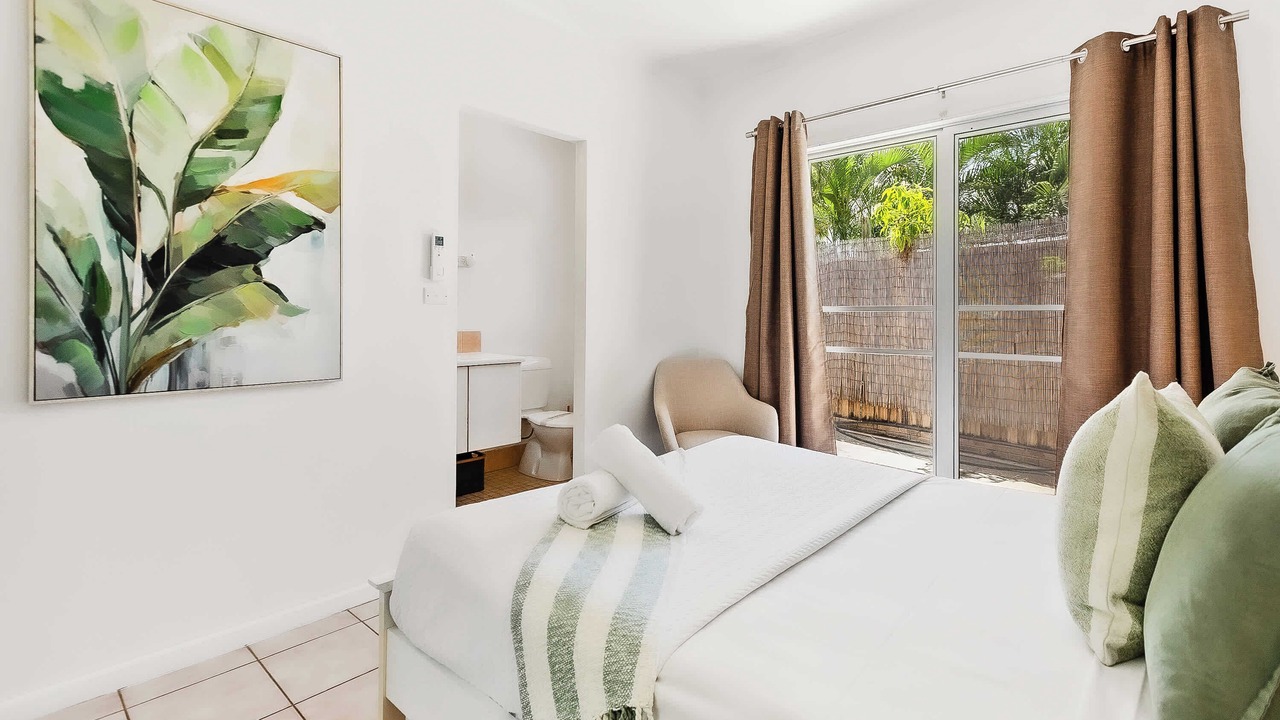 Photo of Bedroom in Trinity Beach