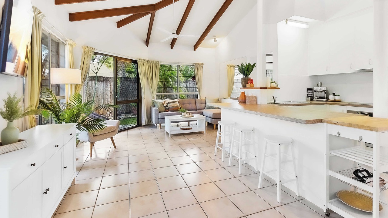 Photo of Livingroom in Trinity Beach