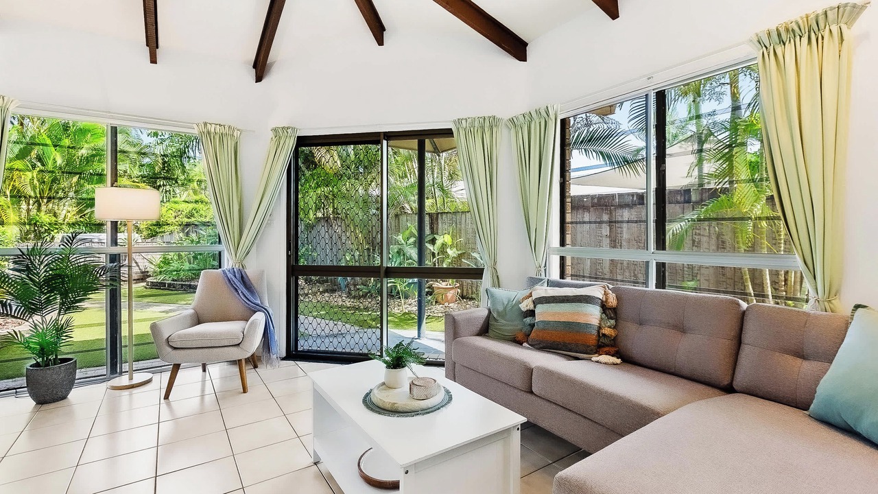Photo of Livingroom in Trinity Beach