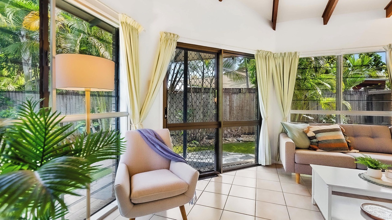 Photo of Livingroom in Trinity Beach