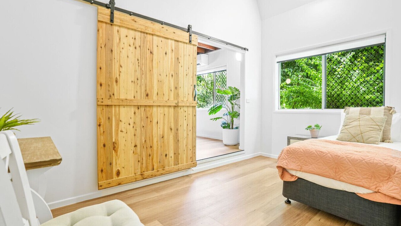 Photo of Bedroom in Holloways Beach