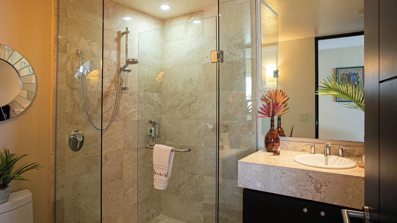 Photo of Bathroom in Romantic Zone