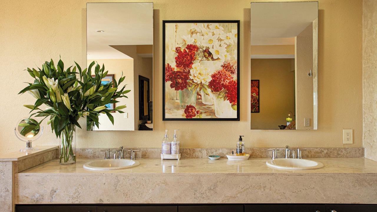Photo of Bathroom in Romantic Zone