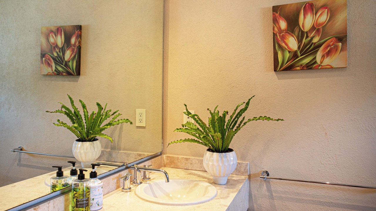 Photo of Bathroom in Romantic Zone