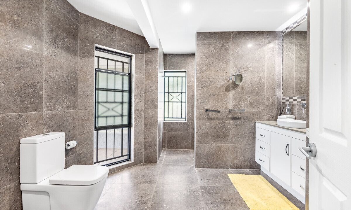 Photo of Bathroom in Holland Park West