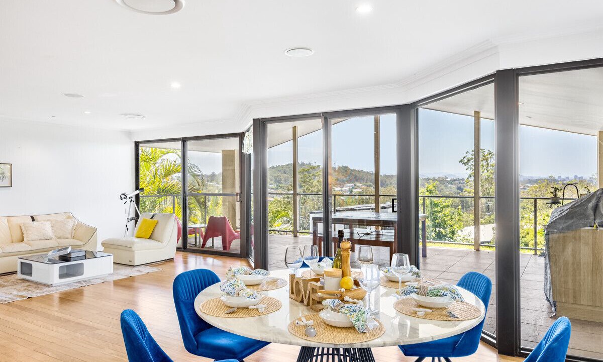 Photo of Livingroom in Holland Park West