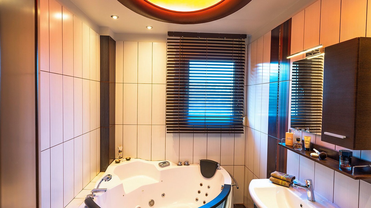 Photo of Bathroom in Marathon