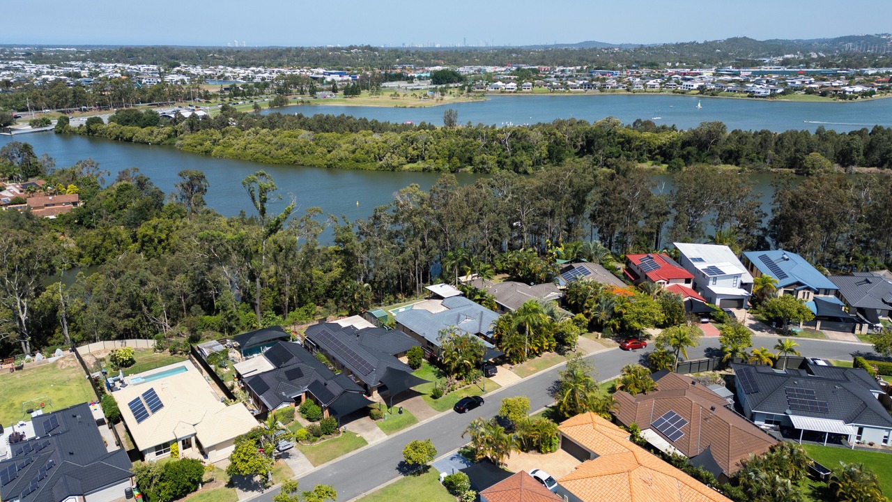 Photo of Others in Oxenford