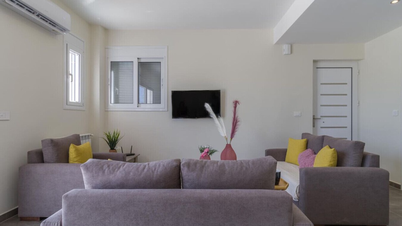 Photo of Livingroom in Isthmia