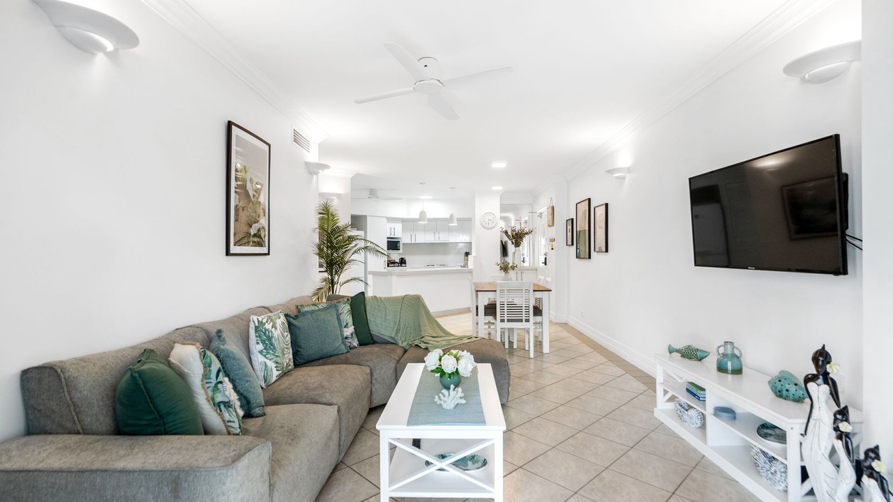 Photo of Livingroom in Trinity Beach