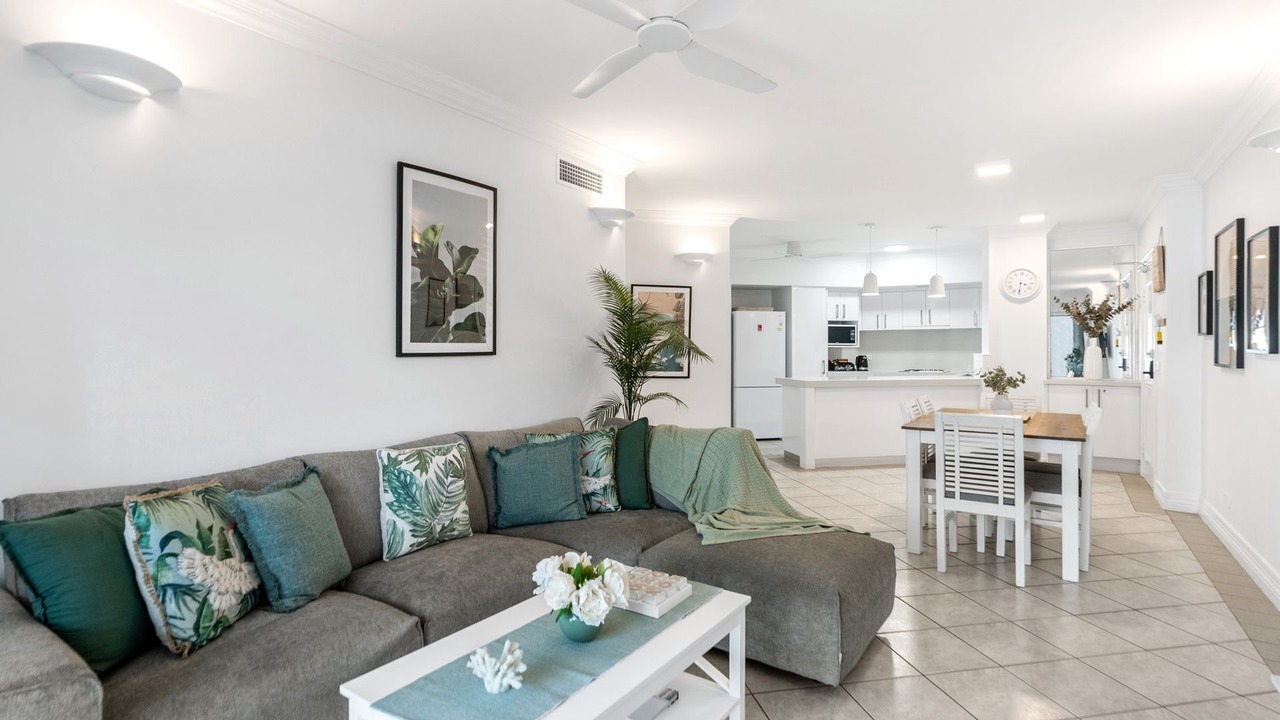Photo of Livingroom in Trinity Beach