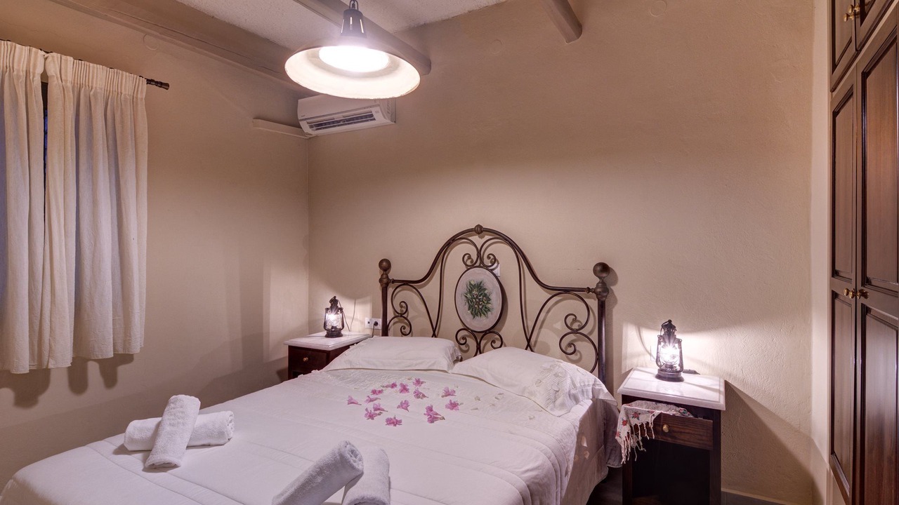 Photo of Bedroom in Kioni