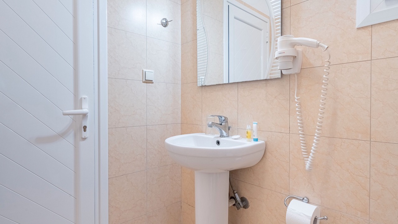 Photo of Bathroom in Anthousa
