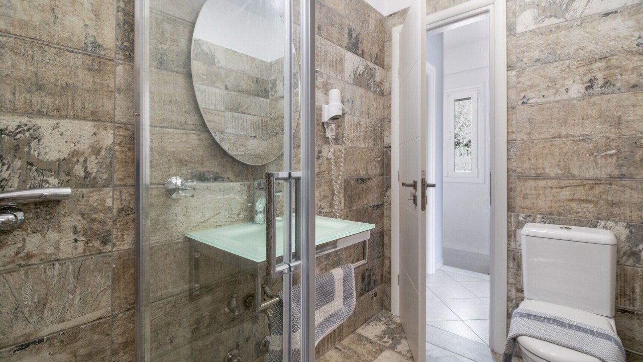 Photo of Bathroom in Anthousa