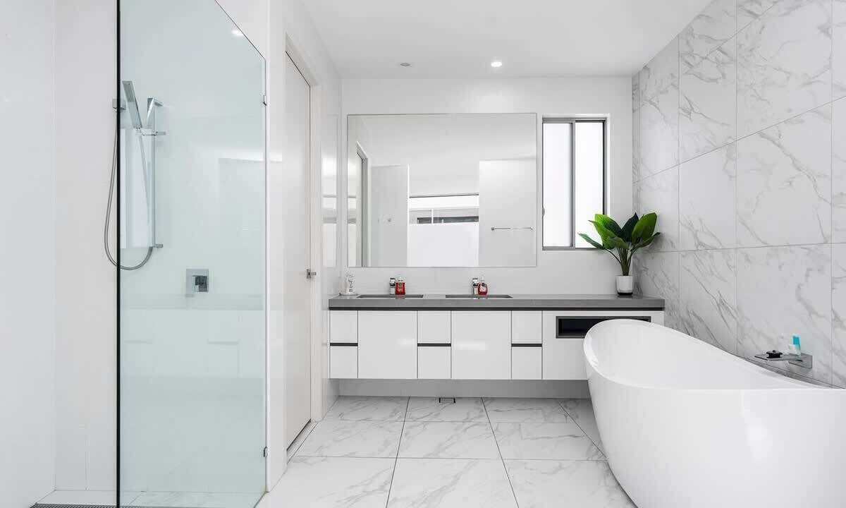Photo of Bathroom in Broadbeach Waters