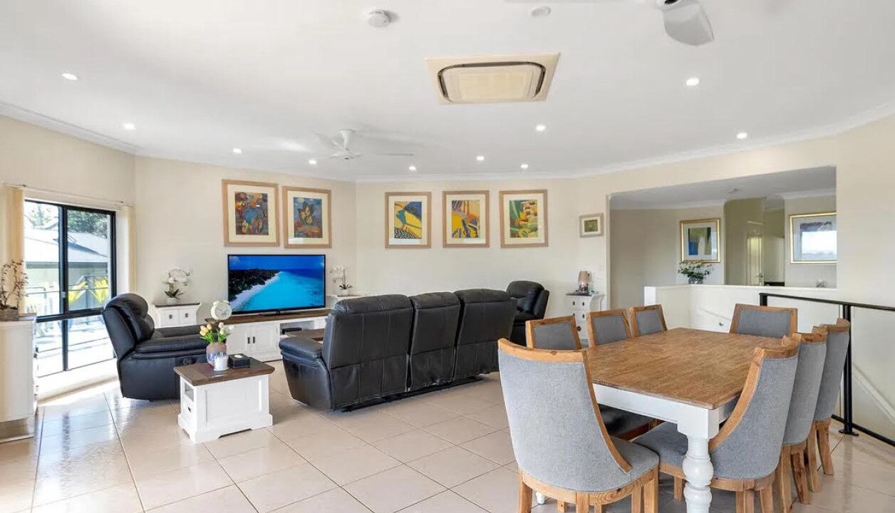 Photo of Others in Mooroobool